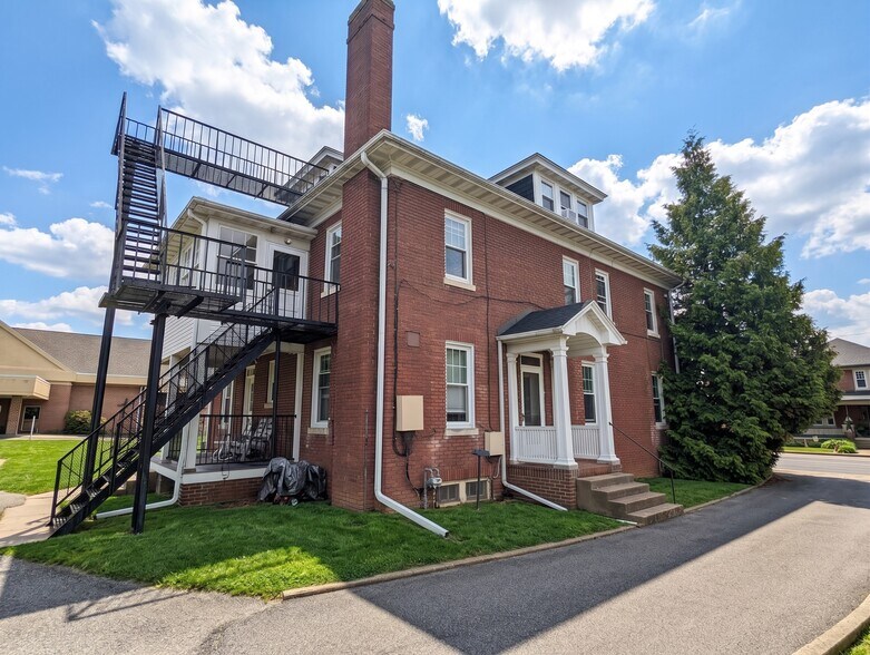 More Photos Of 359 Main St, Mcsherrystown Multifamily For Sale