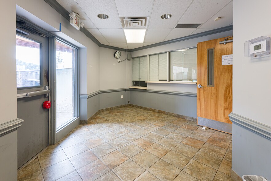 More Photos Of 90 Asheland Ave, Asheville Medical For Sale