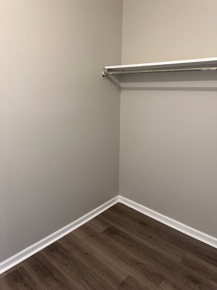 More Photos Of 412 Woodcreek Dr, Radcliff Apartments For Sale