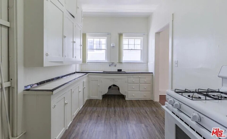 More Photos Of 7360 Hollywood Blvd, Los Angeles Apartments For Sale