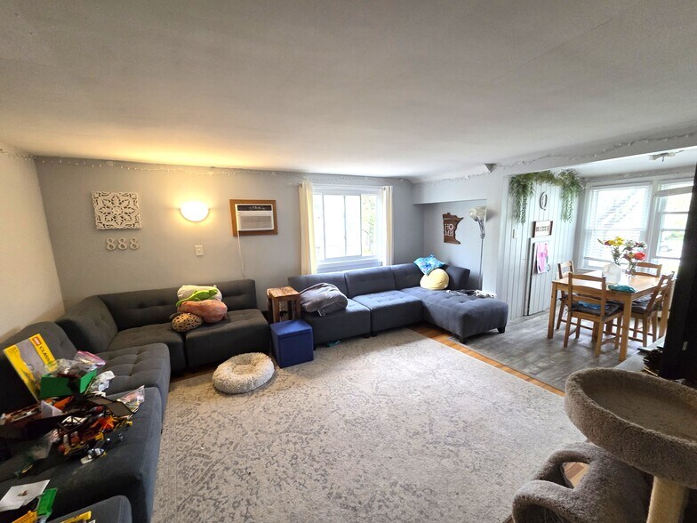 More Photos Of 514 Main St E, New Prague Apartments For Sale