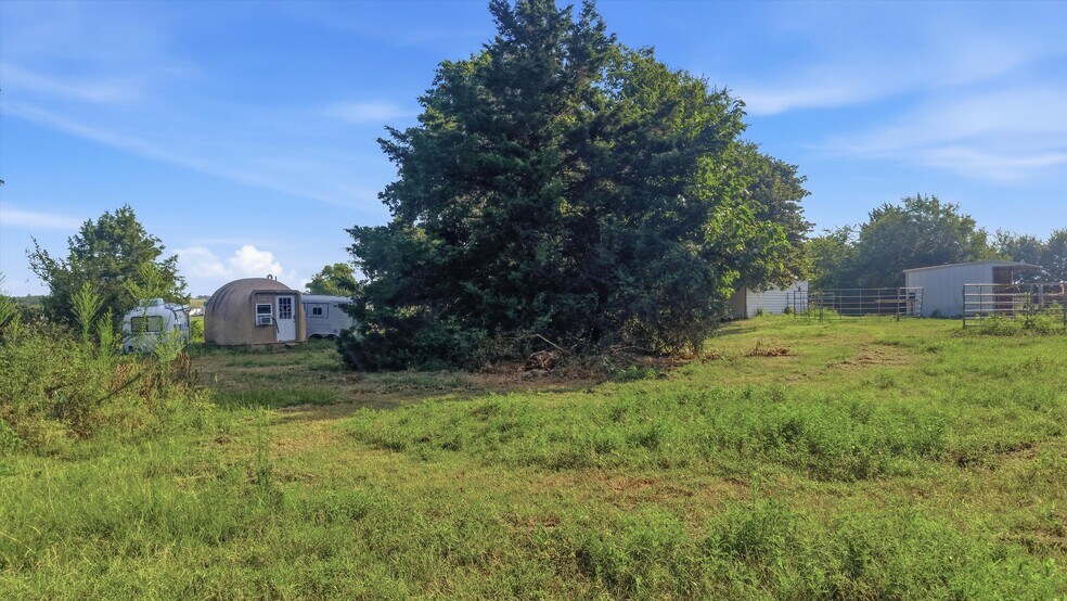 More Photos Of 1614 W Line Rd, Whitesboro Land For Sale