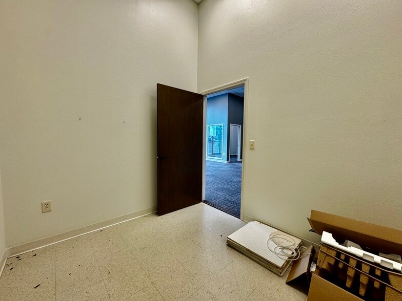 More Photos Of 266 S Jefferson Ave, Lebanon Office For Lease