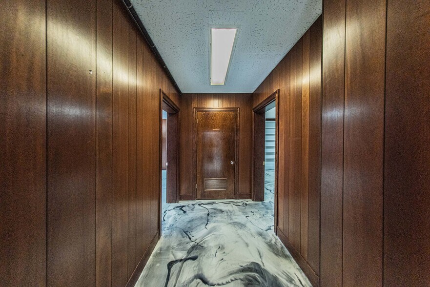 More Photos Of 1200 Broadway St, Paducah Office For Sale