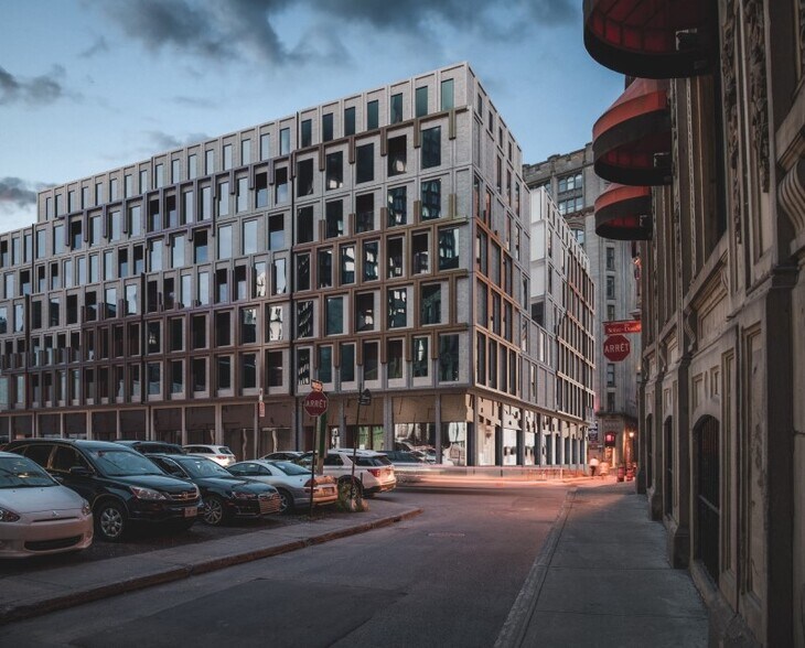 More Photos Of 250 Rue Notre-Dame O, Montréal Apartments For Lease