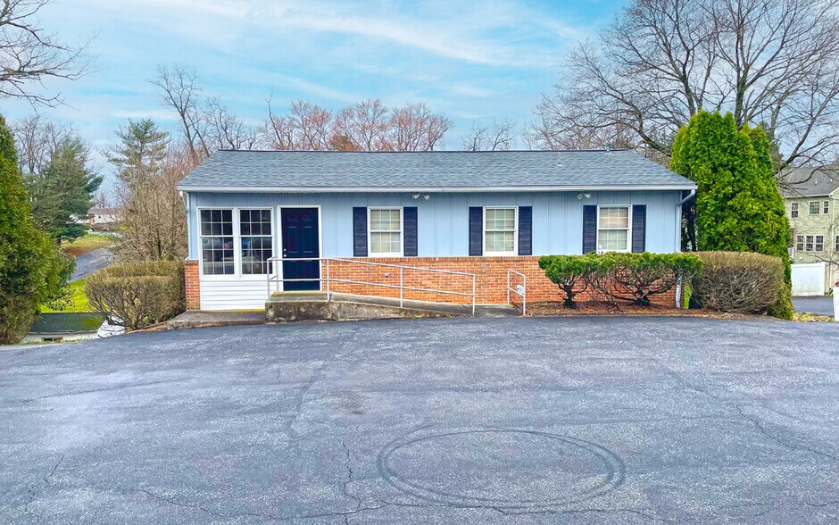 Primary Photo Of 4107 Linglestown Rd, Harrisburg Medical For Sale