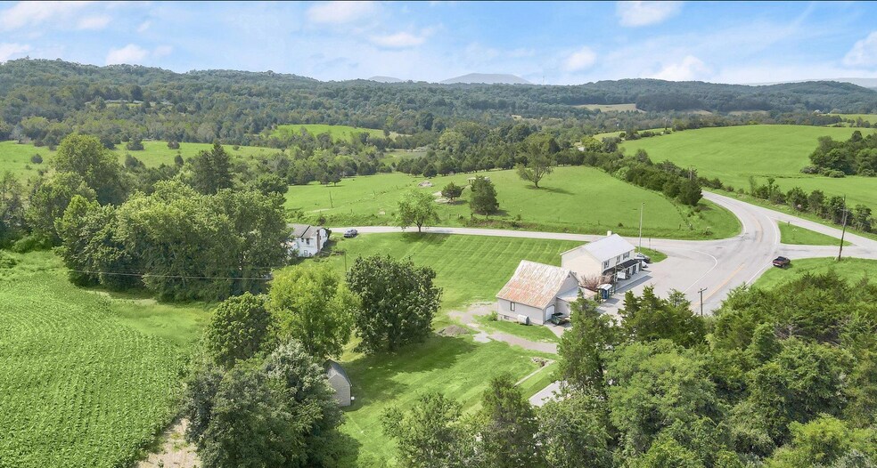 More Photos Of 14407 Hollow Rd, Hancock Restaurant For Sale