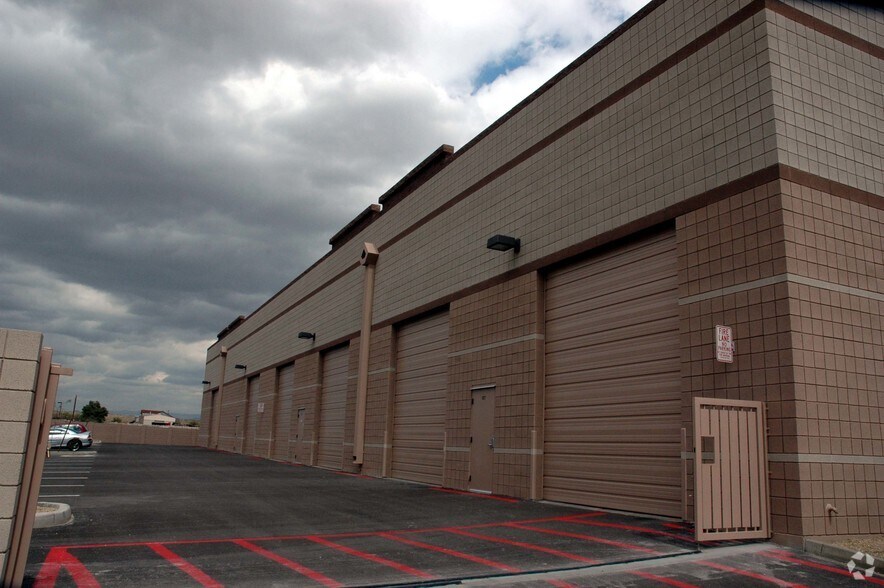 More Photos Of 2840 E Mohawk Ln, Phoenix Manufacturing For Sale