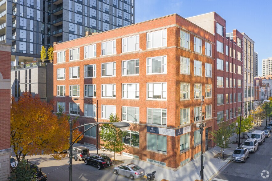 More Photos Of 401 W Superior St, Chicago Office For Lease