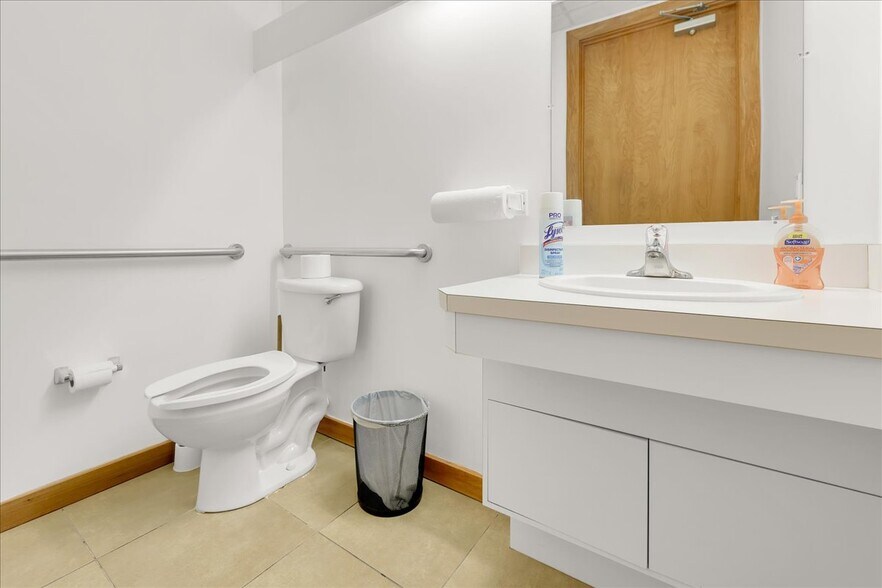 More Photos Of 2830 W State Road 84, Fort Lauderdale Flex For Sale