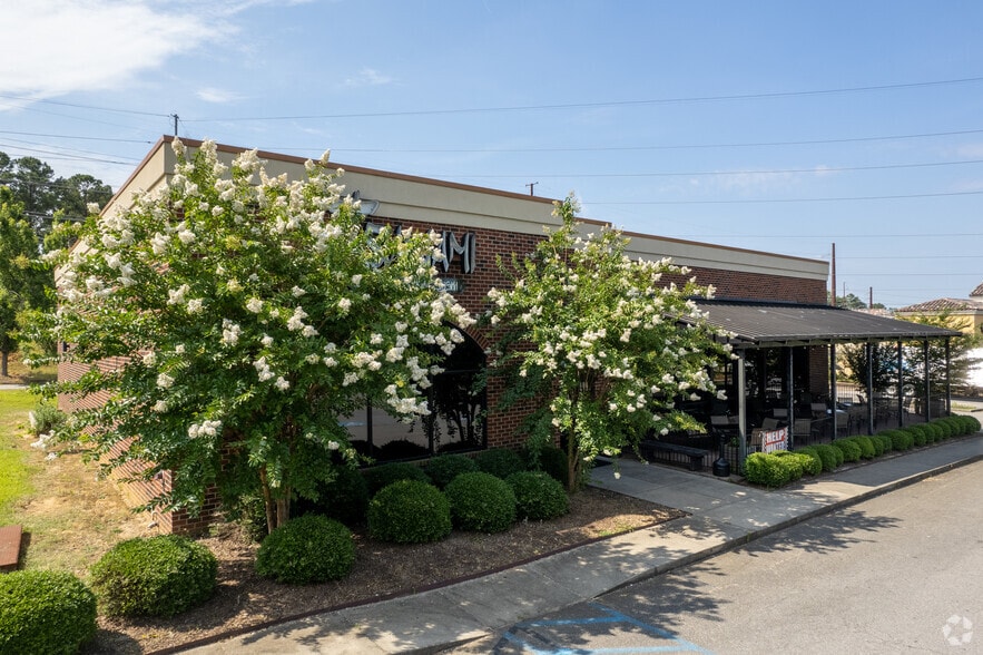 More Photos Of 1290 Bower Pky, Columbia Restaurant For Lease