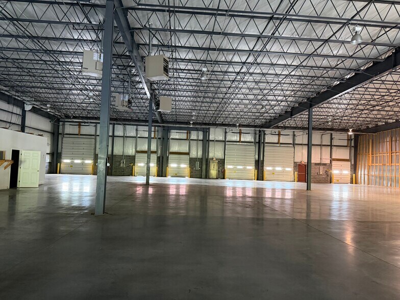 More Photos Of 8176 Presidents Dr, Hummelstown Light Manufacturing For Lease