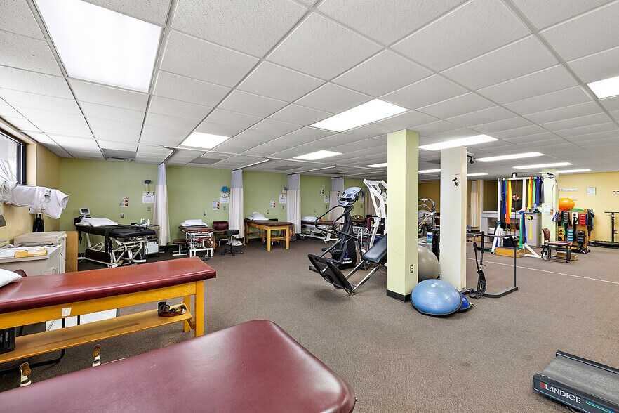 More Photos Of 1794 N Lapeer Rd, Lapeer Medical For Sale