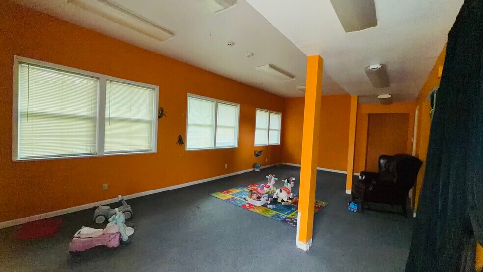 More Photos Of 109 W Midway Dr, Euless Medical For Sale