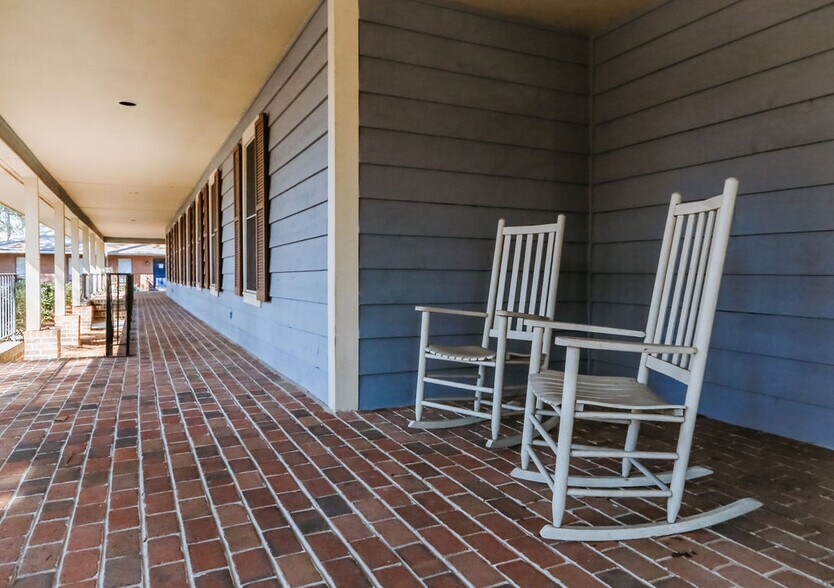 More Photos Of 70 Memorial Dr, Pinehurst Medical For Lease