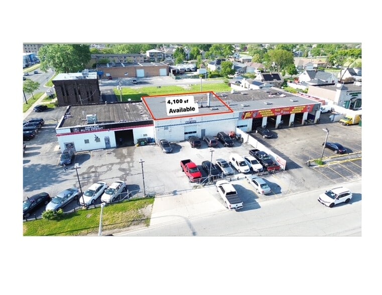 Primary Photo Of 8251 S Harlem Ave, Bridgeview Auto Repair For Lease