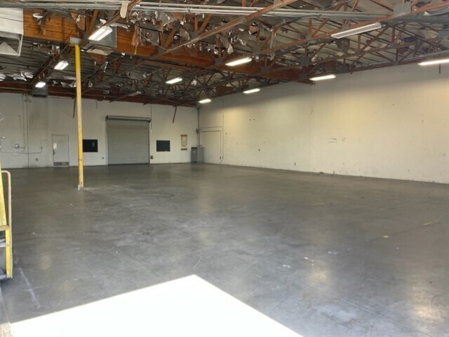 More Photos Of 2102 W Quail Ave, Phoenix Warehouse For Lease
