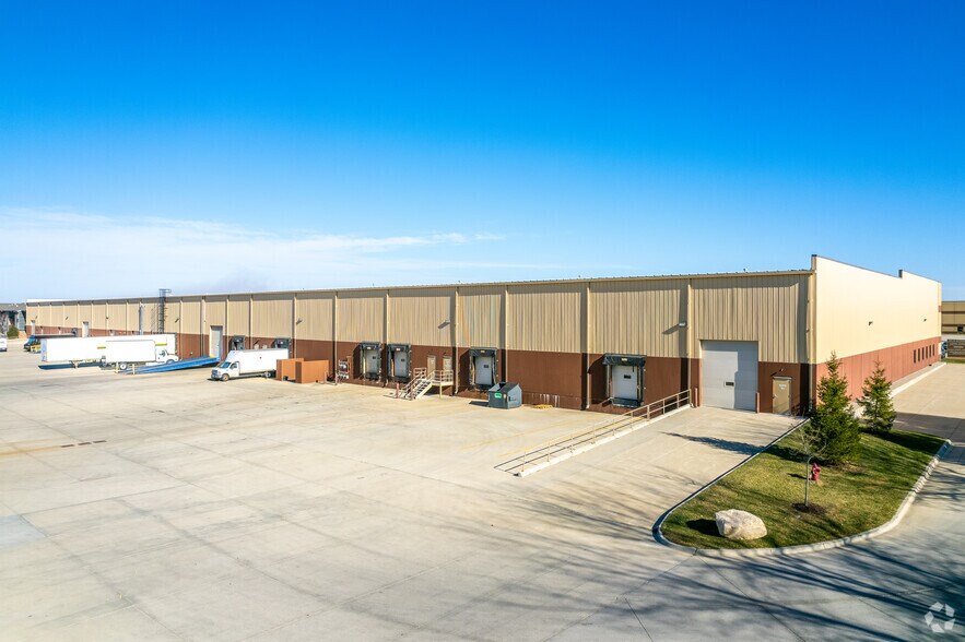 More Photos Of 1400 SE Gateway Dr, Grimes Warehouse For Lease