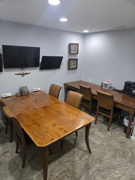 More Photos Of 1315 S Water Ave, Gallatin Freestanding For Lease