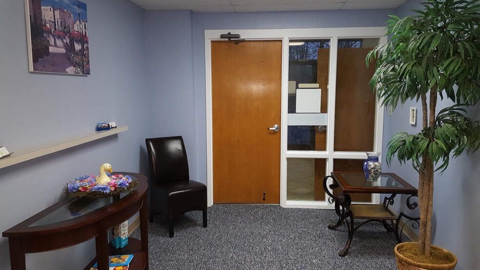 More Photos Of 6515 Clinton Hwy, Knoxville Office For Lease