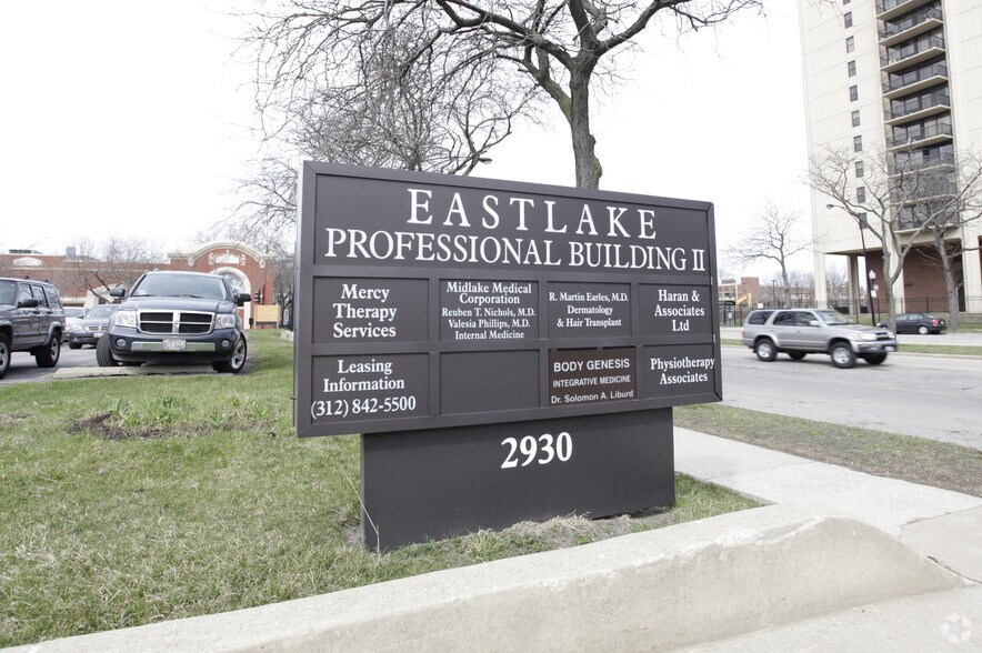 More Photos Of 2930 S Michigan Ave, Chicago Office For Lease