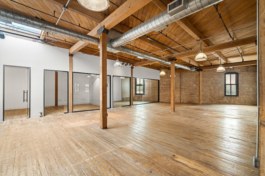 More Photos Of 1113 Vine St, Houston Loft Creative Space For Lease