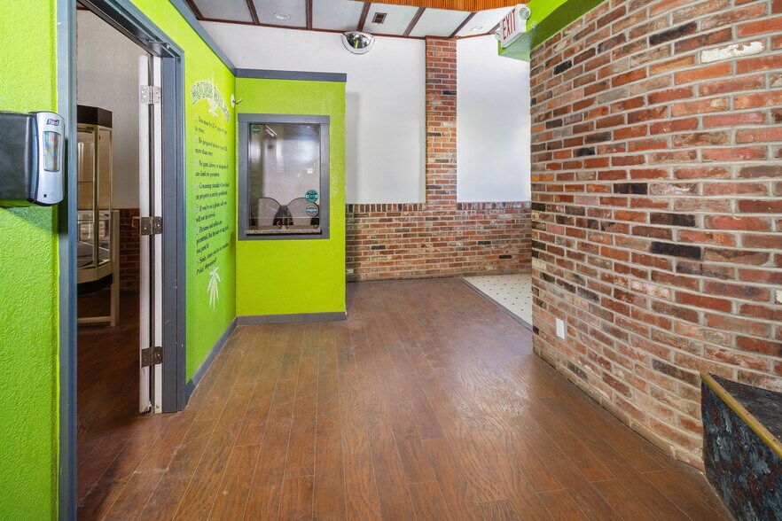 More Photos Of 466 W Main St, Trinidad General Retail For Sale