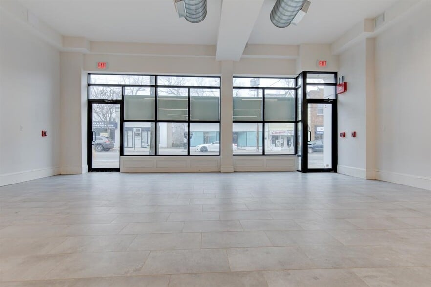 More Photos Of 166 Main St, Port Washington Storefront For Lease