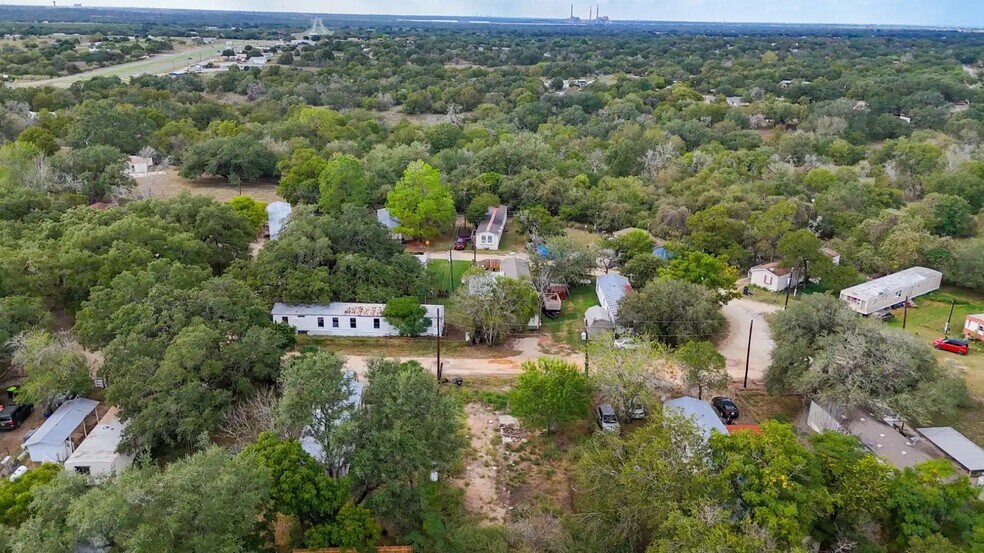 More Photos Of 102 Oak Ridge Dr, Floresville Trailer Camper Park For Sale