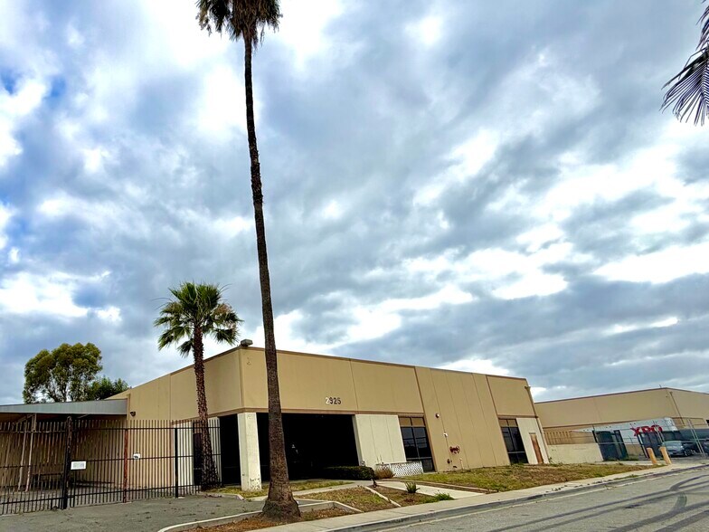 Primary Photo Of 2925 Seaboard Ln, Long Beach Warehouse For Sale