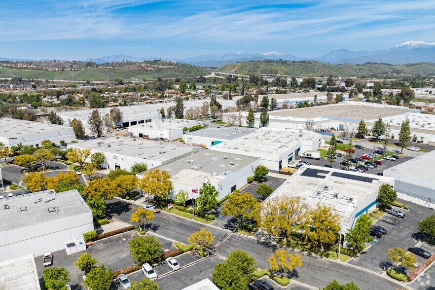 More Photos Of 104 Exchange Pl, Pomona Warehouse For Lease