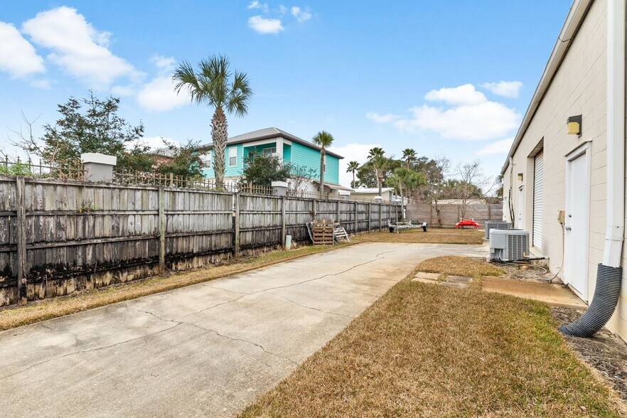 More Photos Of 12815 US Highway 98 W, Miramar Beach Medical For Sale