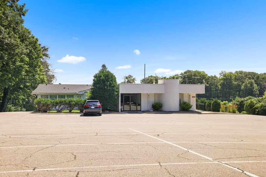 More Photos Of 1801 Commerce Blvd, Mound Funeral Home For Sale
