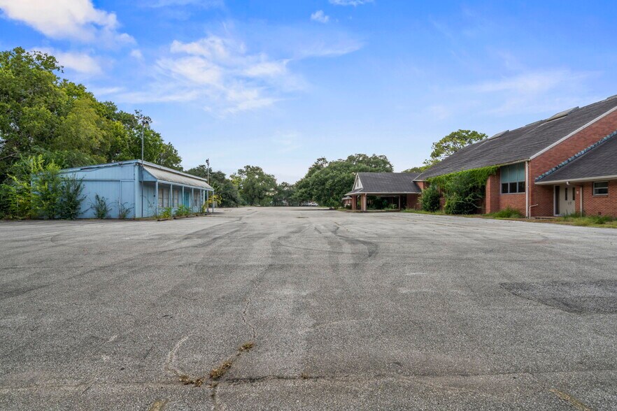 More Photos Of 3511 Linkwood Dr, Houston Religious Facility For Sale