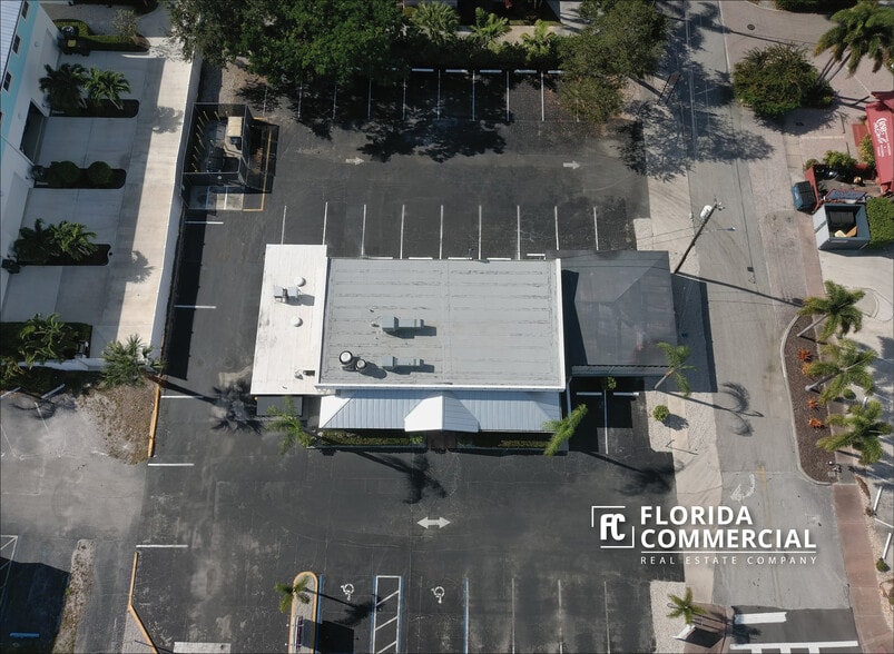More Photos Of 300 SW Federal Hwy, Stuart Restaurant For Sale