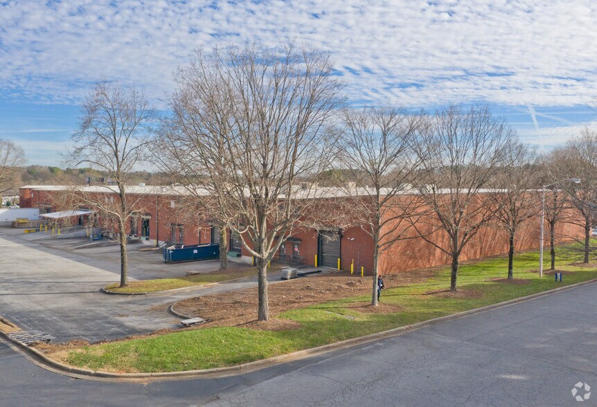 More Photos Of 2151 Northwest Pky, Marietta Warehouse For Lease