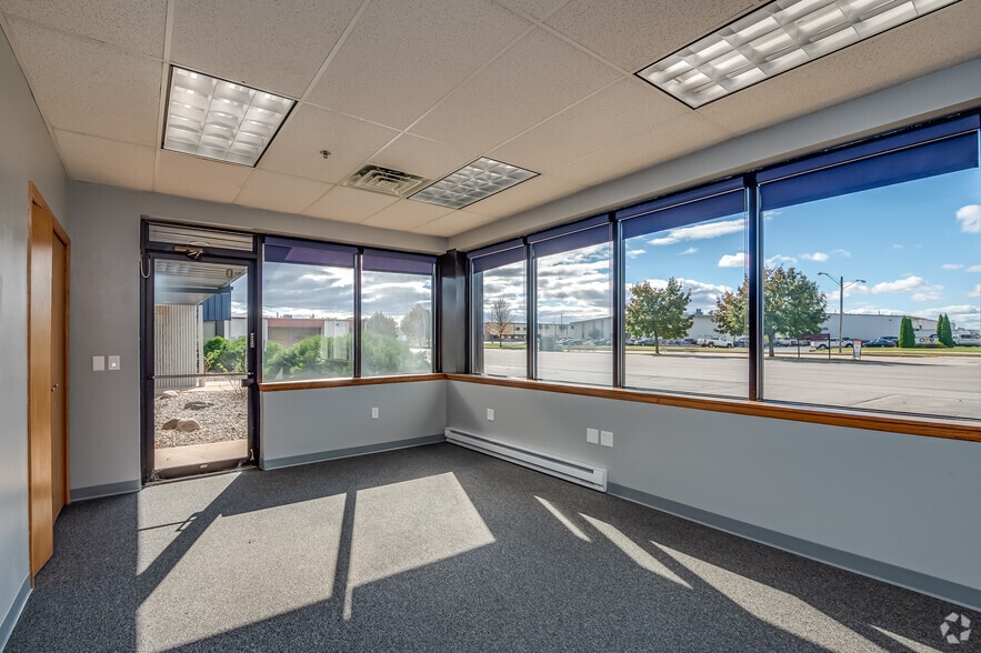 More Photos Of 2390 Industrial Dr, Neenah Warehouse For Sale