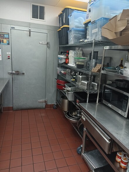 More Photos Of 1635 Eldridge Pky, Houston Freestanding For Lease