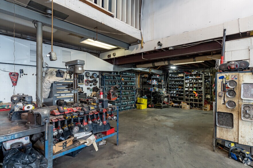 More Photos Of 49260 Van Dyke Ave, Shelby Township Warehouse For Sale
