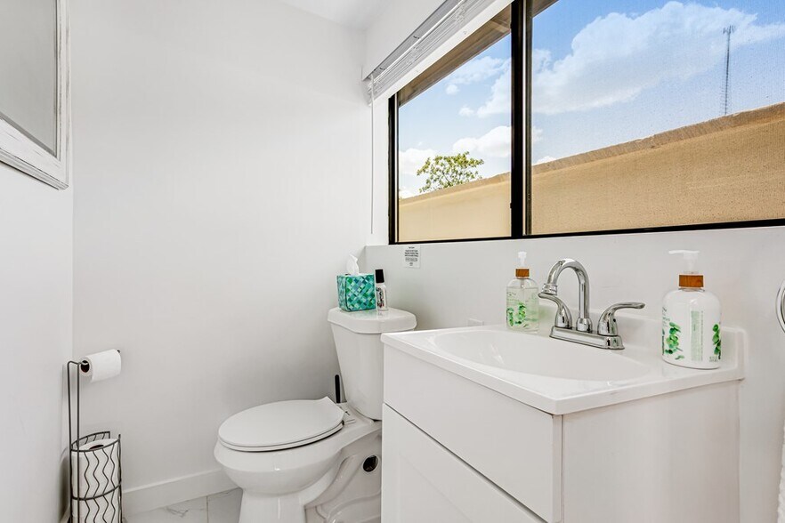 More Photos Of 2565 N State Highway 16, Fredericksburg Specialty For Sale