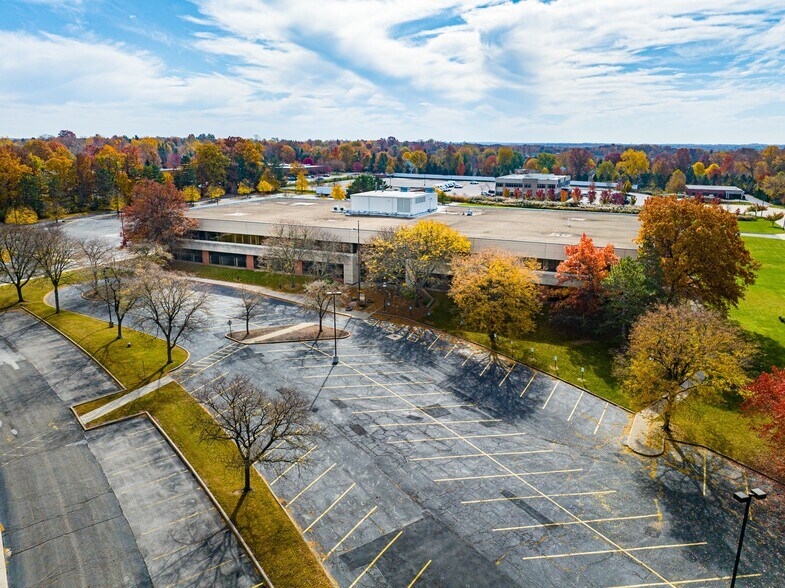 More Photos Of 15883 W Sprague Rd, Strongsville Office For Sale