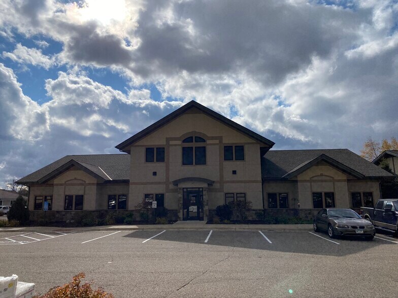 Primary Photo Of 121 Saint Andrews Ct, Mankato Medical For Lease