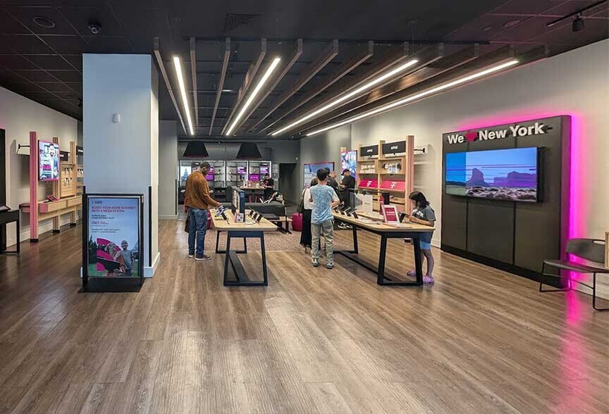 More Photos Of 126 Delancey St, New York Office For Sale