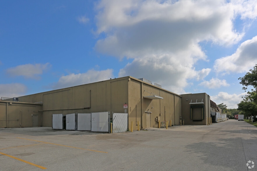 More Photos Of 4366-4430 Northlake Blvd, Palm Beach Gardens General Retail For Lease