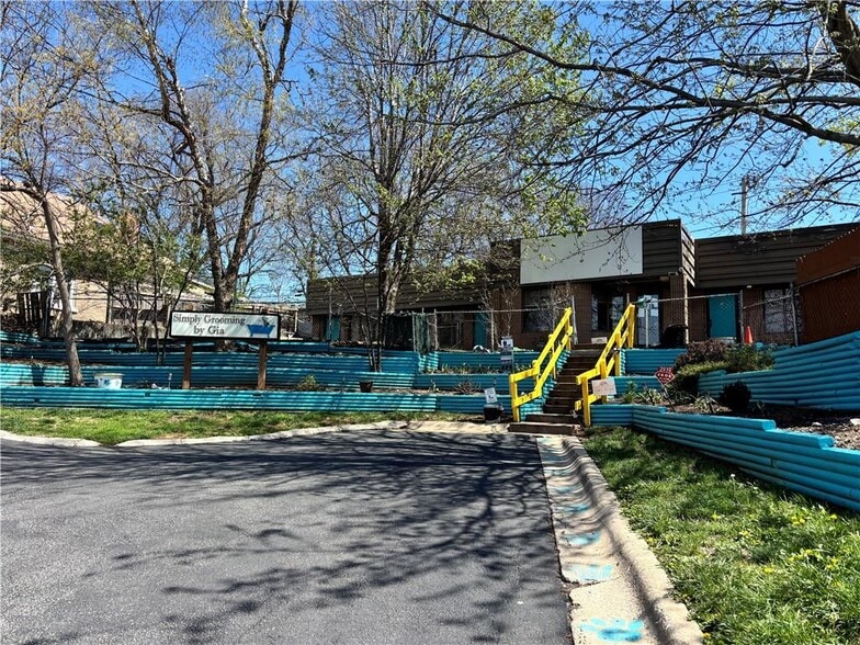 More Photos Of 2939 Cherry St, Kansas City Schools For Sale