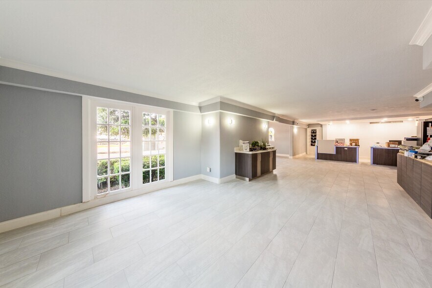 More Photos Of 1112 S Fort Hood St, Killeen Hotel For Sale