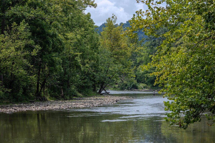 More Photos Of 19080 N Fork River Rd, Abingdon Specialty For Sale