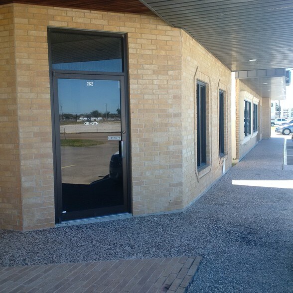 More Photos Of 926 14th St N, Texas City Medical For Sale