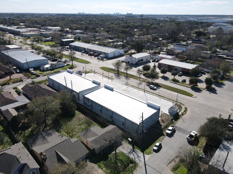 More Photos Of 5520 Gessner Rd, Houston Storefront For Lease