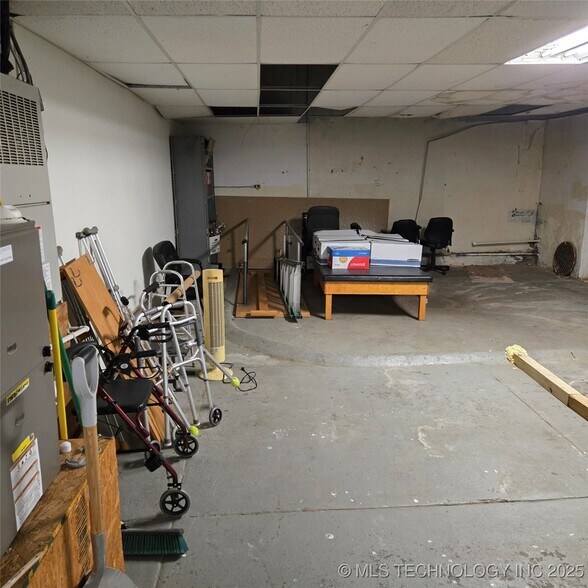 More Photos Of 523 E 6th St, Okmulgee Storefront Retail Office For Sale